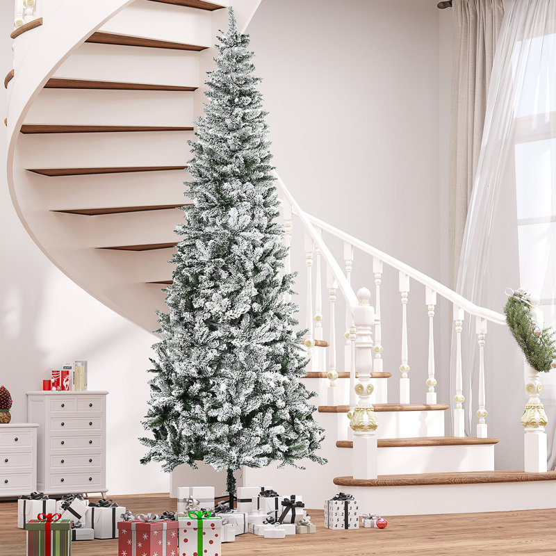 Arbre de Noël artificiel pin clair enneigé 9 pi avec branches réalistes et 1084 pointes