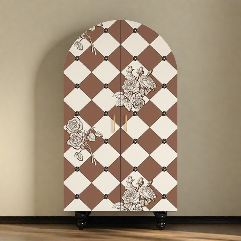 Armoire arquée avec tablettes et portes