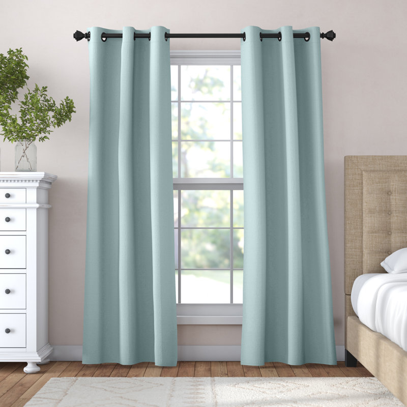 Panneau de rideau simple occultant au maximum et thermique de couleur unie Absolute Blackout, Bleu, l 38 po x L 63 po
