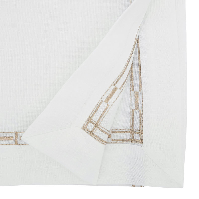Elegant Embroidery Table Runner With Delicate Border Design