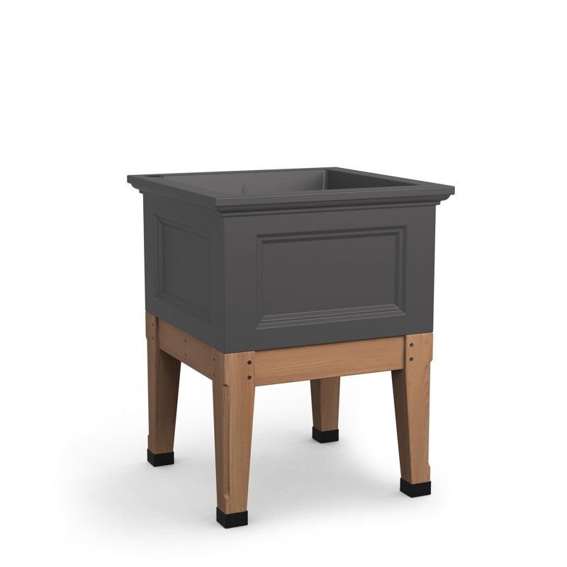 Fairfield Elevated Planter, Graphite Gray