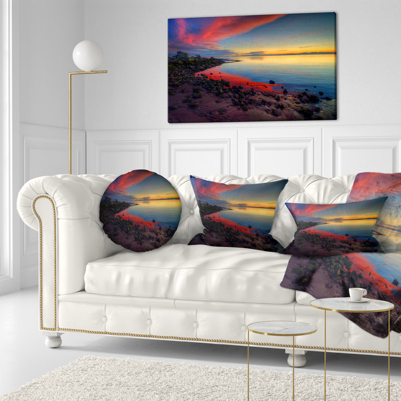 Coussin lombaire de mer de couleur au niveau du soleil