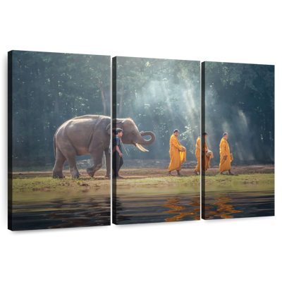 Brampt, éléphant et moines bouddhistes