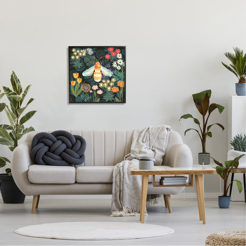 Motif de jardin Bumble Bee encadré par Jennifer Brinley Levison Designs, Giclée encadrée noir minuit