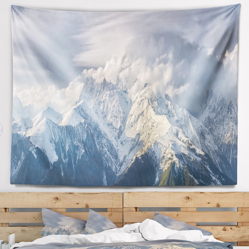 Photographie de paysage tapisserie Ushba Peak in Clouds, H 32 po x l 39 po