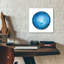«Center Of Blue 2» par Danhui Nai, art mural en verre acrylique