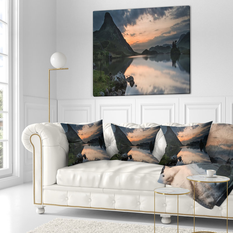 Stupéfiant lever de soleil sur le lac Panorama - coussin à imprimé paysage, 16 po x 16 po, Coussin décoratif