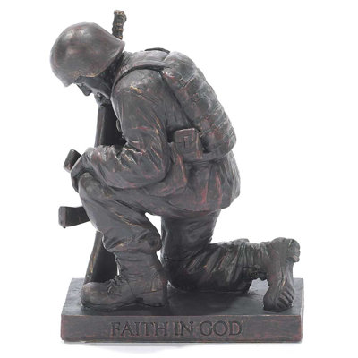Figurine priant