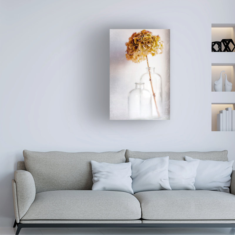 Blaise Montfort  Hydrangea Canvas Art, H 32 po x l 22 po x P 2 po