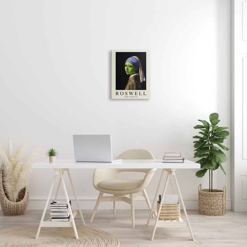 «Funny Alien Girl Roswell», impression sur toile, H 20 po x l 16 po x P 1,5 po