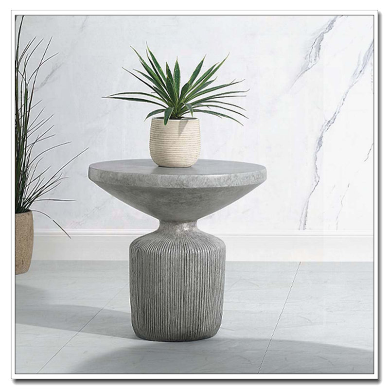 Table de bout grise vieillie avec piédestal