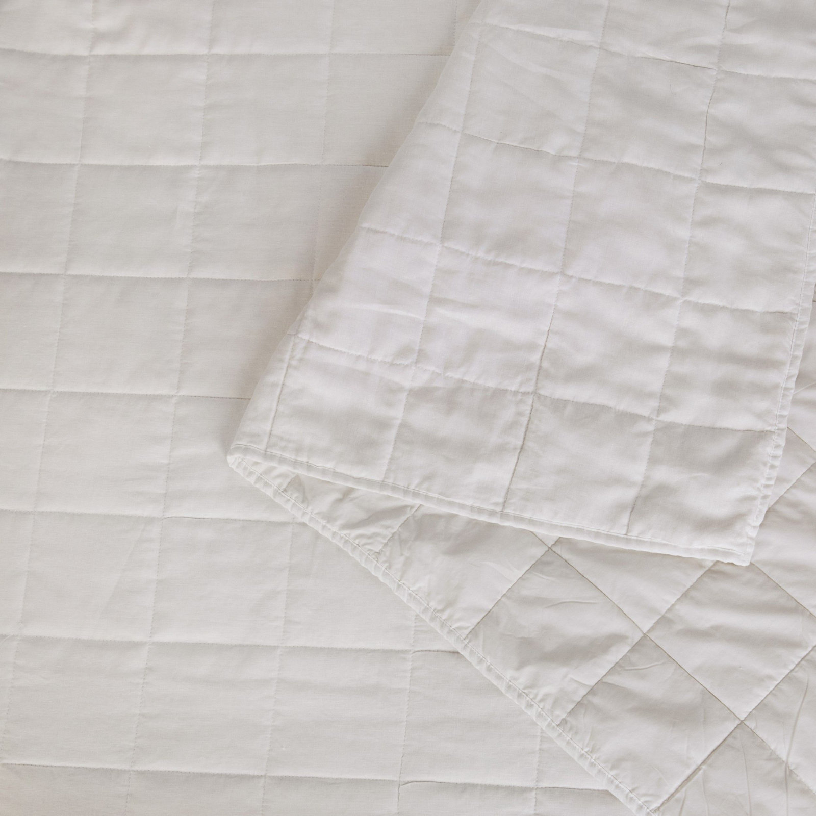 French Linen Box Stitch Quilt, Cream, Queen Quilt