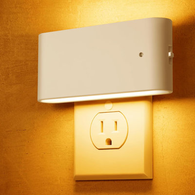 Ensemble de 2 veilleuses à DEL à intensité variable moderne à brancher à l'aube avec détecteur de lumière 0-100LM 2000K ambre pour le couloir de la chambre à coucher