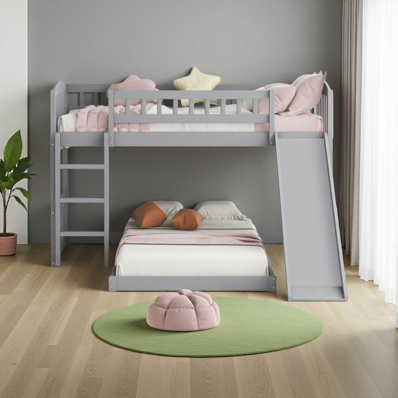 Lit superposé simple au-dessus de simple avec glissoire et échelle