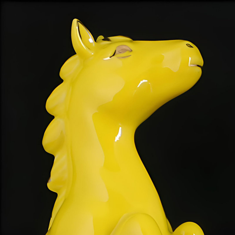 Délicat décor de cheval en céramique - signe de la victoire