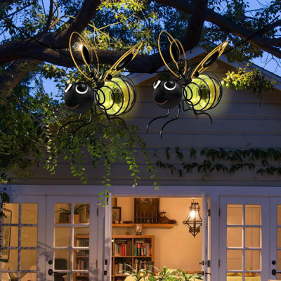 2 pièces de lumières de jardin à abeilles suspendues décoratives pour l'extérieur, statues d'extérieur, décorations de lumières pour le patio, balcon, cour, pendaison de crémaillère