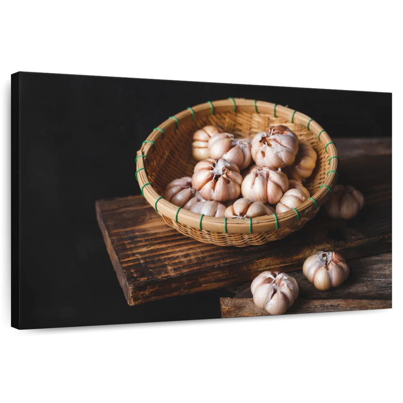 Yarlin Garlic, 30" H x 45" W