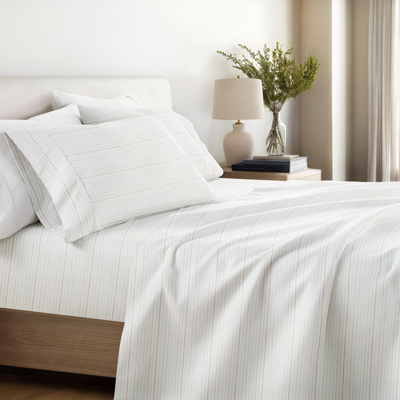 4 Piece Delicate Details Pattern Sheet Set, Full Sheet Set with 2 Standard Pillowcase, White/Pink Geometric