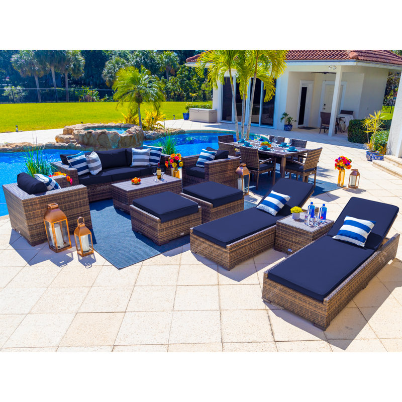 Ensemble de patio complet en rotin 16 pièces avec coussins Sorrento, Sunbrella bleu marine