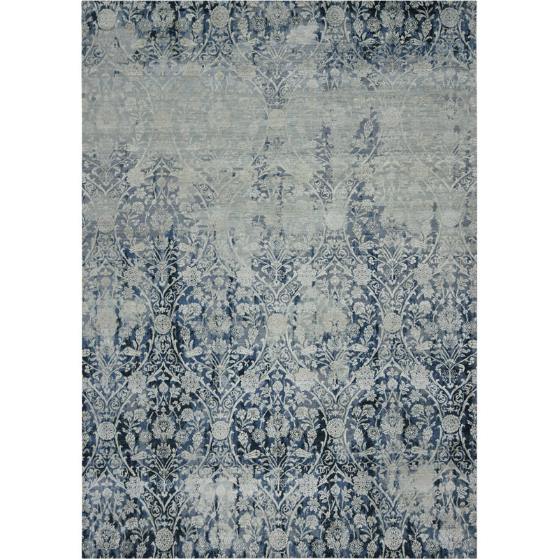 Pearl Floral Area Rug in Blue, Rectangle 2' x 3'