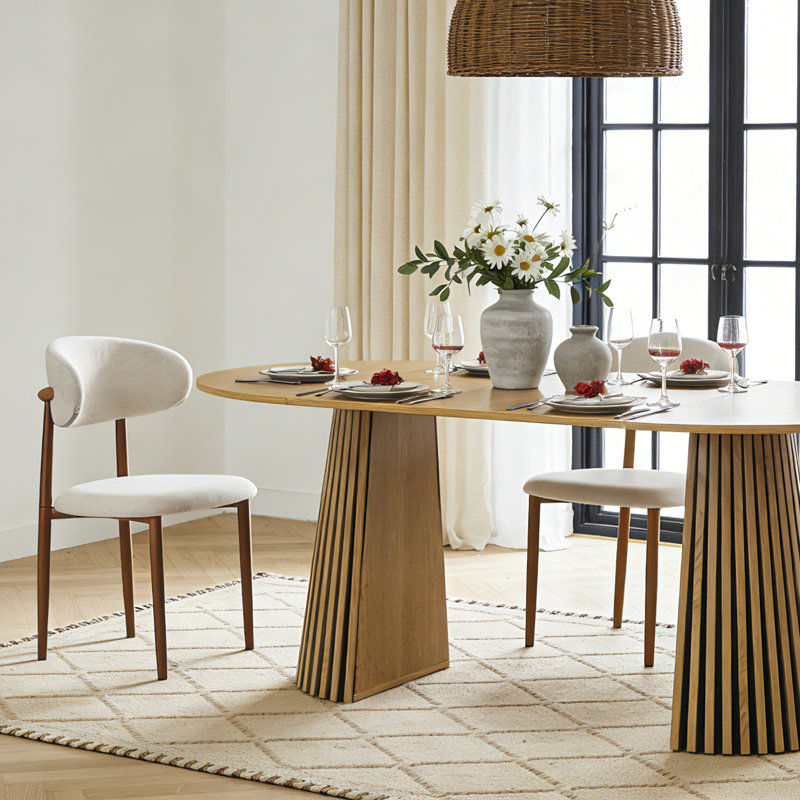 Ensemble de table de salle à manger extensible en bois massif avec finition noyer et 2 chaises rembourrées beiges