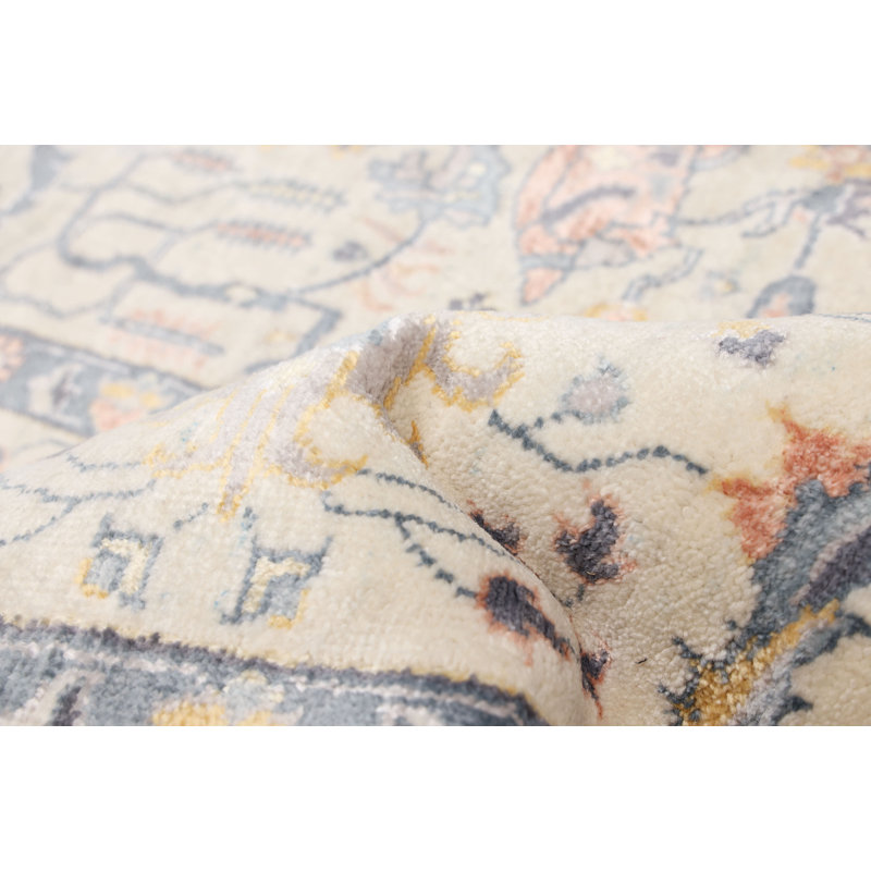 Tapis crème Heritage 7 pi 10 po x 9 pi 11 po
