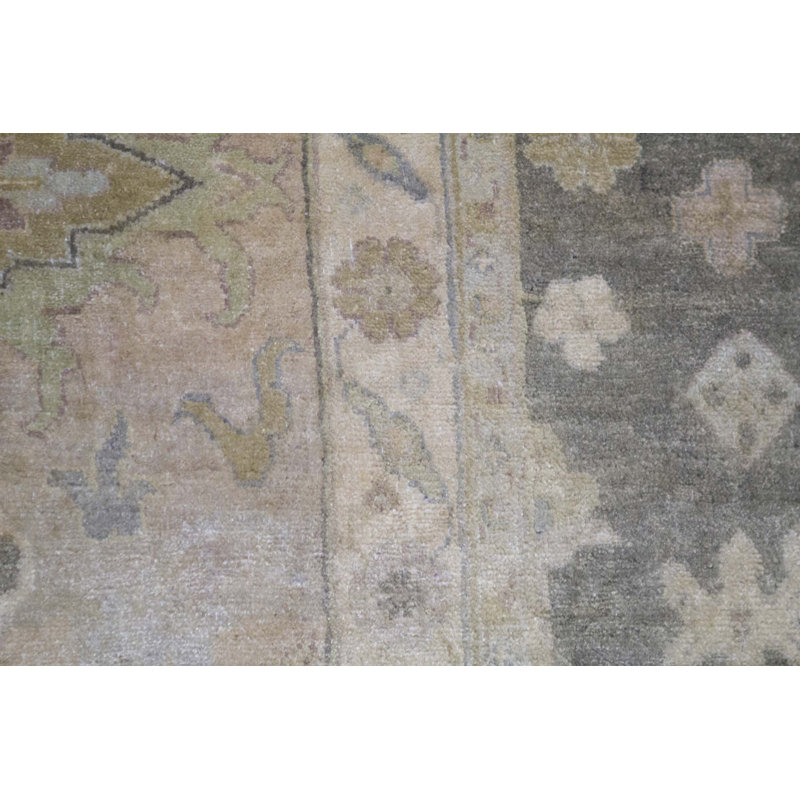 Tapis noir et rose noué à la main de haute qualité
