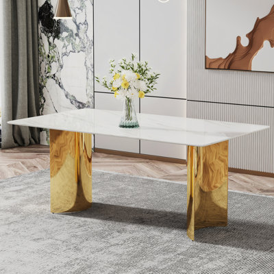 Table de salle à manger moderne et minimaliste. Le bureau en verre de marbre est équipé de pieds en métal doré. Convient aux restaurants et aux salons de 71 po x 39,3 po x 29,5 po