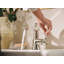 Robinet de lavabo pour salle de bain à poignée simple avec drain Moen Flara Motionsense Wave-73783575