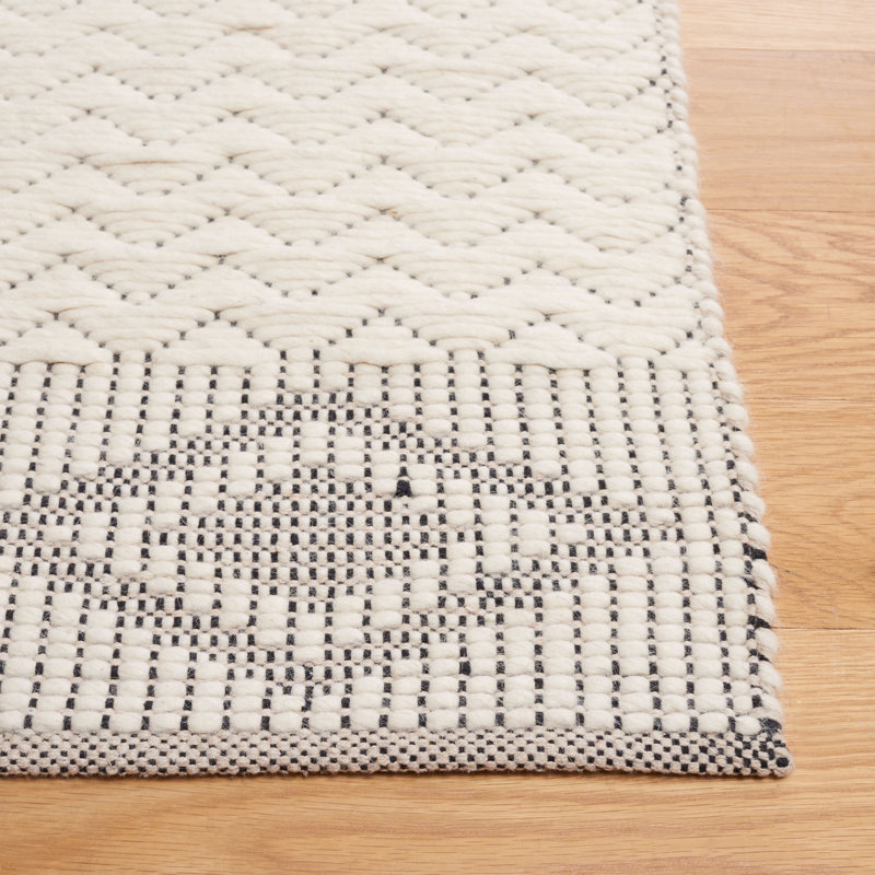 Janequa Hand Woven Wool Geometric Rug, Rectangle 5' x 8'