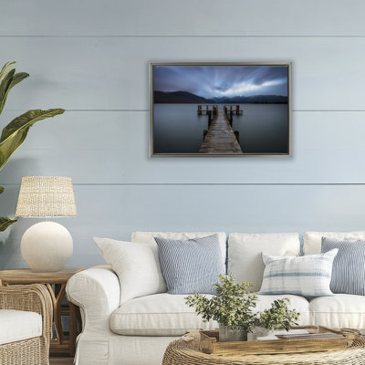Cadre flottant Te Anau Pier au crépuscule, design par Lincoln Harrison