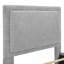 Structure de lit simple très grand revêtue de tissu doux avec tête de lit haute rembourrée, pied de lit élégant et rangement dissimulé pour une chambre luxueuse