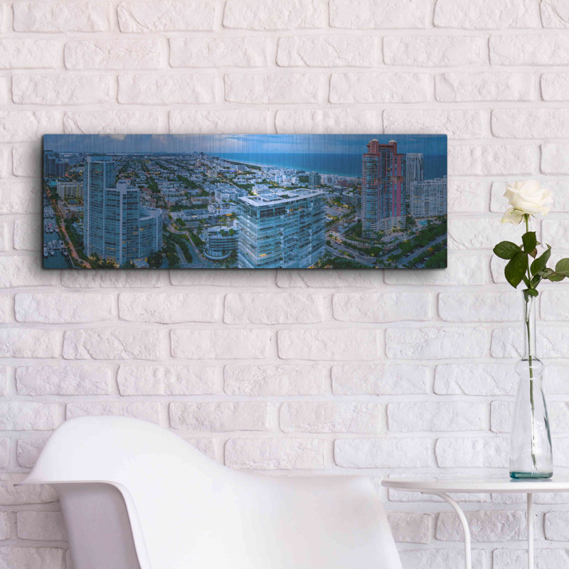 "Miami Citiscape" par AKG, H 12 po x l 36 po
