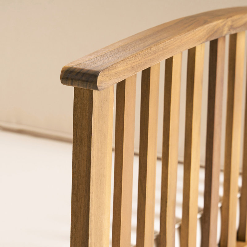 Chaises d'extérieur avec assise profonde confortable et coussins imperméables