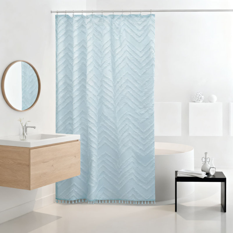 Tissu de rideau de douche en tissu texturé à motif de chevron texturé et imperméable avec pompons, Bleu