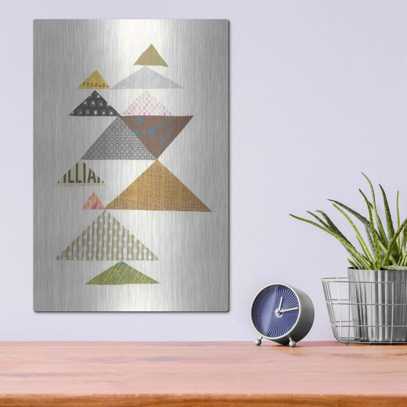 Art mural en métal Brayden Studio ™ «Modern Abstract Triangles II» par Courtney Prahl