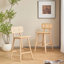 Tabouret de bar d'intérieur en bois-686470929-703808897