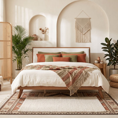 Lit plateforme moderne en bois avec revêtement Boucle et tête de lit inclinée