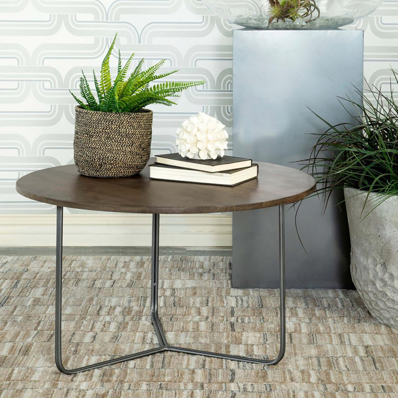 Table d'appoint polyvalente ronde en bois de manguier avec base naturelle et structure en bronze industriel