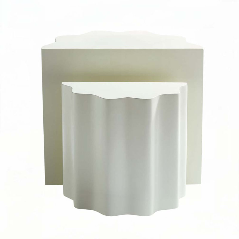 Table basse en fibre de verre Wavy Edges Design