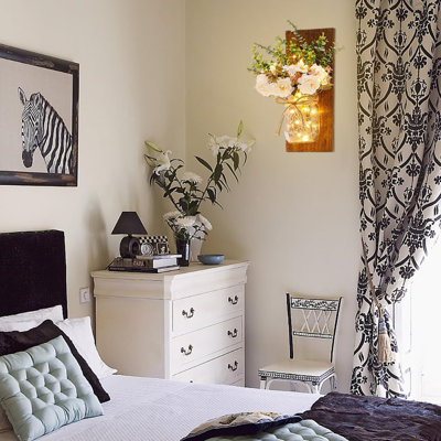Desautel Glass Wall Decor