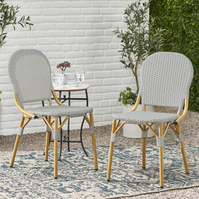 Chaises d'extérieur de style français, grises, aluminium et rouille, de 2 pour bistro Zone 2, avec utilisation dans le jardin