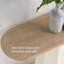 Console décorative avec plateau en bois brun et base en magnésium blanc