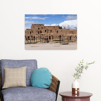 Maison de boue dans un village, Taos, Pueblo, Nouveau-Mexique, architecture contemporaine abstraite, art du paysage