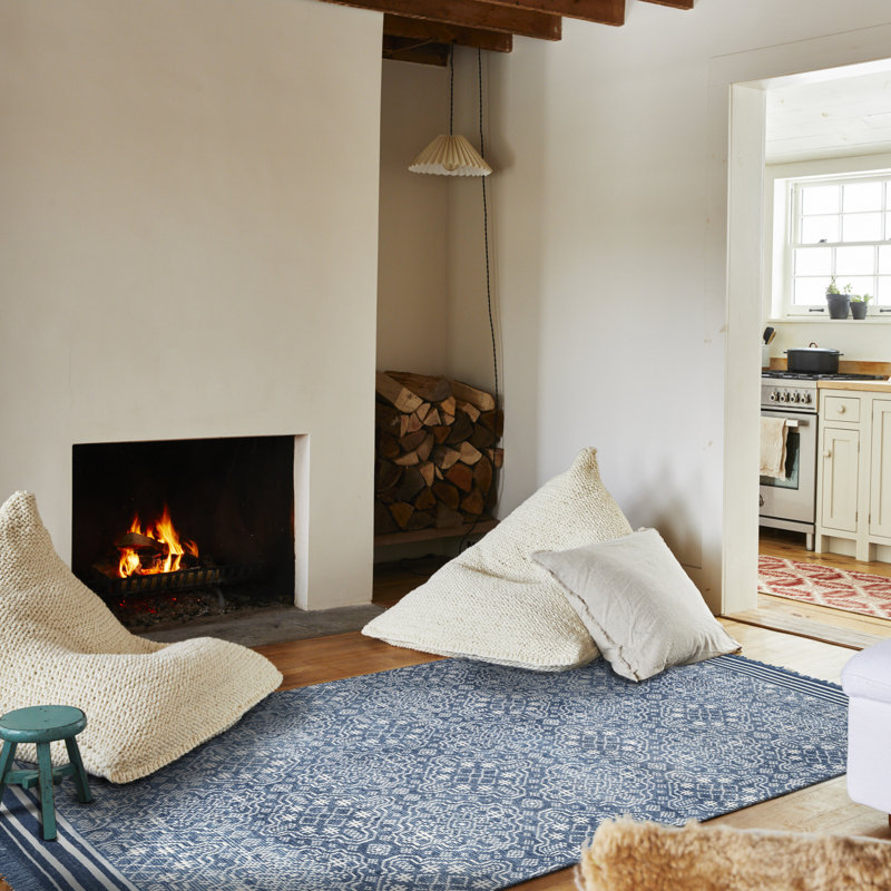 Bovina Geometric Area Rug in Navy/White, Rectangle 7'6" x 9'6"