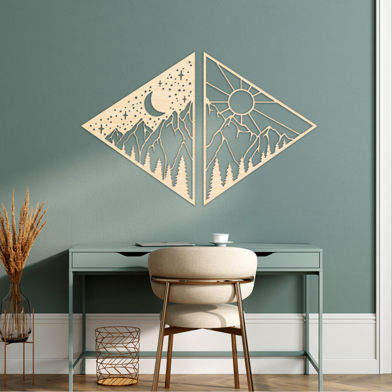 Art mural triangulaire avec montagne, étoiles, lune et arbres - bouleau baltique naturel, H 15,6 po x l 24 po x P 0,25 po