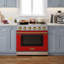 Cuisinière électrique professionnelle KOSTCH de 91 cm (36 po) avec surface de cuisson à 5 éléments chauffants, four à convection d'une capacité de 170 litres (6 pi³), four à surface en verre lisse rouge avec accents bronze-134796832