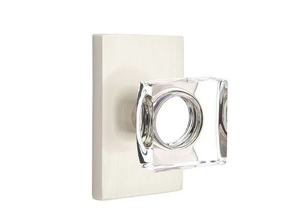 Ensemble de mortaise intérieure Emtek Passage avec rosette rectangulaire moderne et bouton carré en verre moderne (droite)
