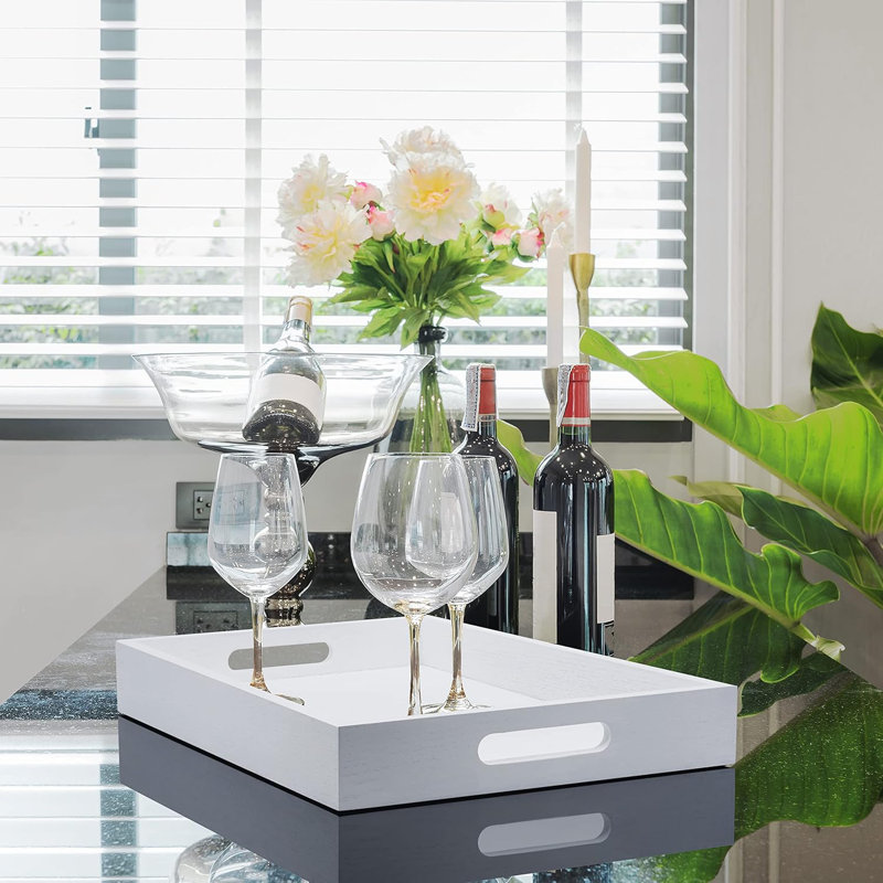 Plateau de service en bois avec poignées - Grand plateau repose-pieds rectangulaire pour le déjeuner, les boissons et la décoration - Panneau de fibres à densité moyenne durable avec placage de grain de bois - Conception anti-dégâts pour la cuisine