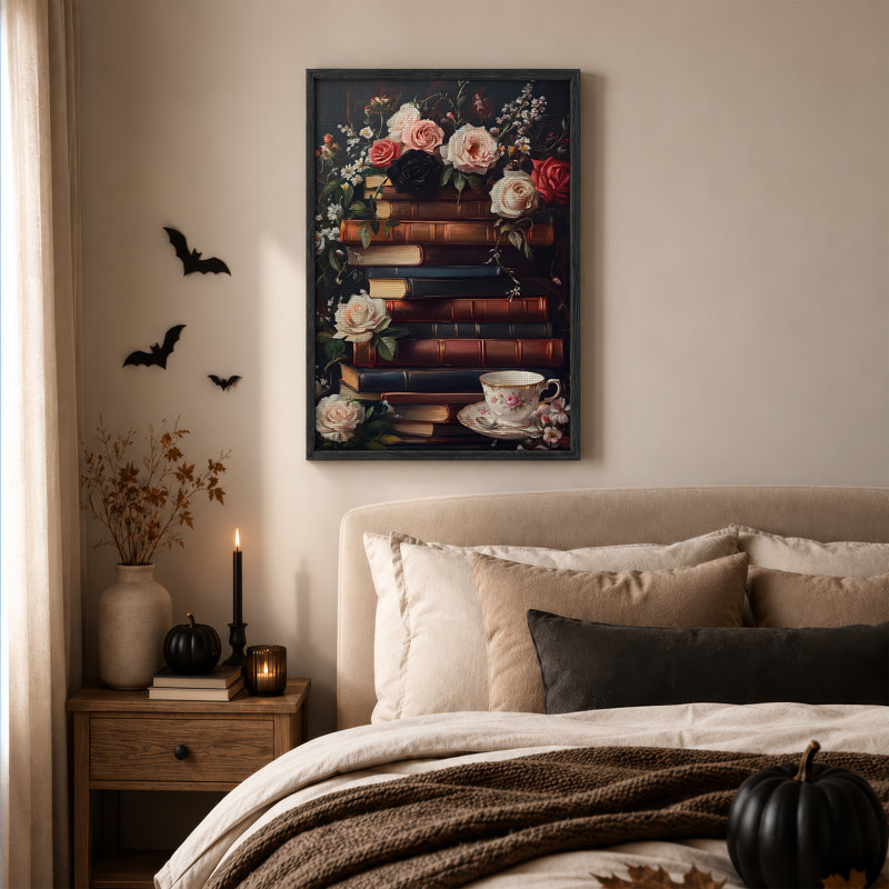 Pile de livres anciens en cuir et roses avec une toile murale d'Halloween, 48"H x 32"W